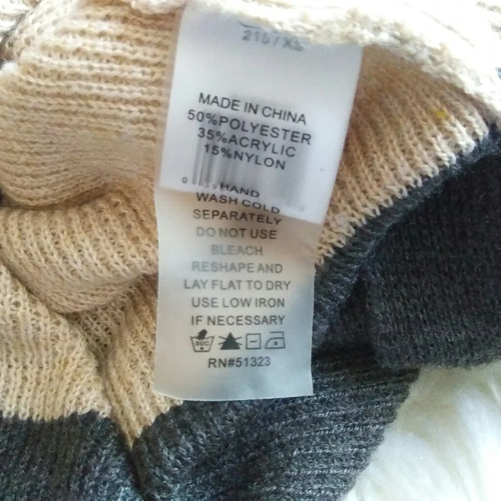 Vince Camuto Colorblock Waffle Knit V-Neck Sweater